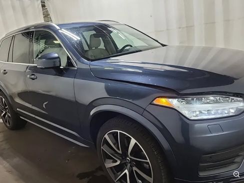 Used 2022 Volvo XC90 T6 Momentum w/ Climate Package AWD/4WD image 4