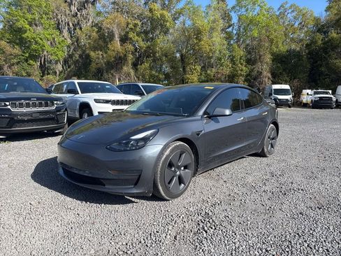 Used 2023 Tesla Model 3 Standard Range image 1