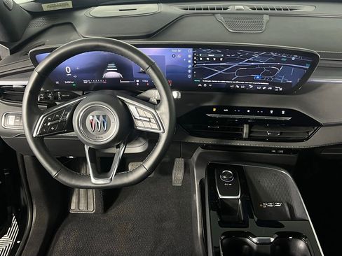 Used 2025 Buick Enclave Sport Touring image 17