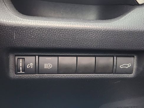 Used 2022 Toyota RAV4 XLE image 27