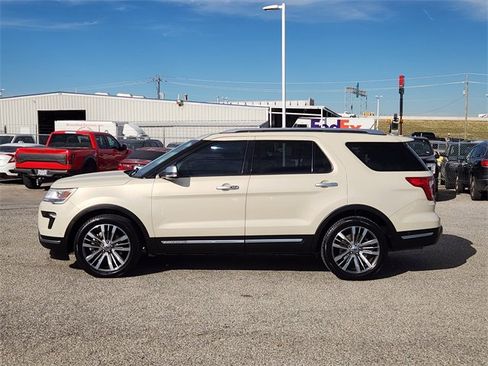 Used 2018 Ford Explorer Platinum image 4