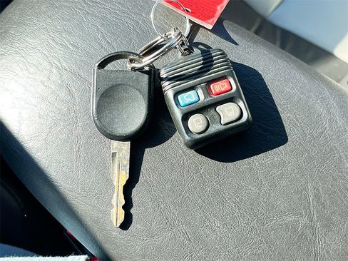 Used 2007 Ford Focus S image 32