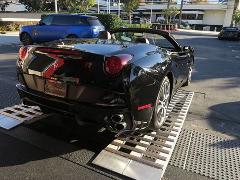 Used 2013 Ferrari California image 9