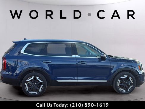 Used 2025 Kia Telluride S image 17
