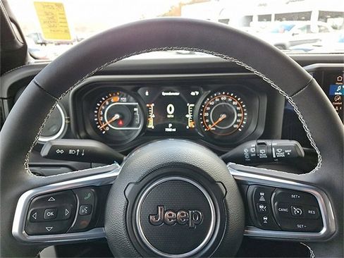 Used 2025 Jeep Wrangler Sahara w/ Safety Group image 18