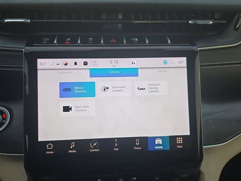 Used 2024 Jeep Grand Cherokee Limited w/ Luxury Tech Group II image 27