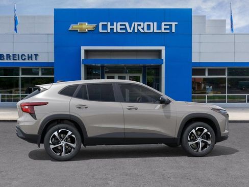 New 2026 Chevrolet Trax RS w/ Driver Confidence Package FWD image 5