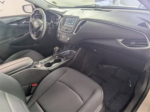 Used 2016 Chevrolet Malibu LT image 22