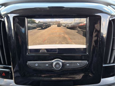 Used 2020 Chevrolet Traverse LS FWD image 16