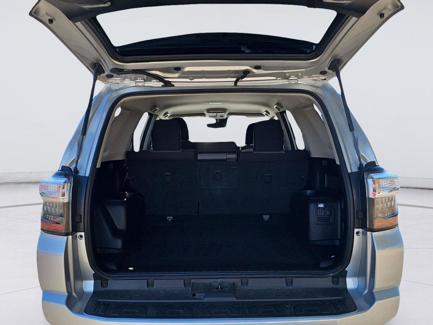 Used 2023 Toyota 4Runner SR5 AWD/4WD image 26