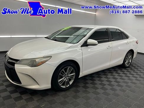 Used 2015 Toyota Camry SE FWD image 1