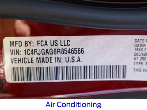Used 2024 Jeep Grand Cherokee Altitude RWD image 41