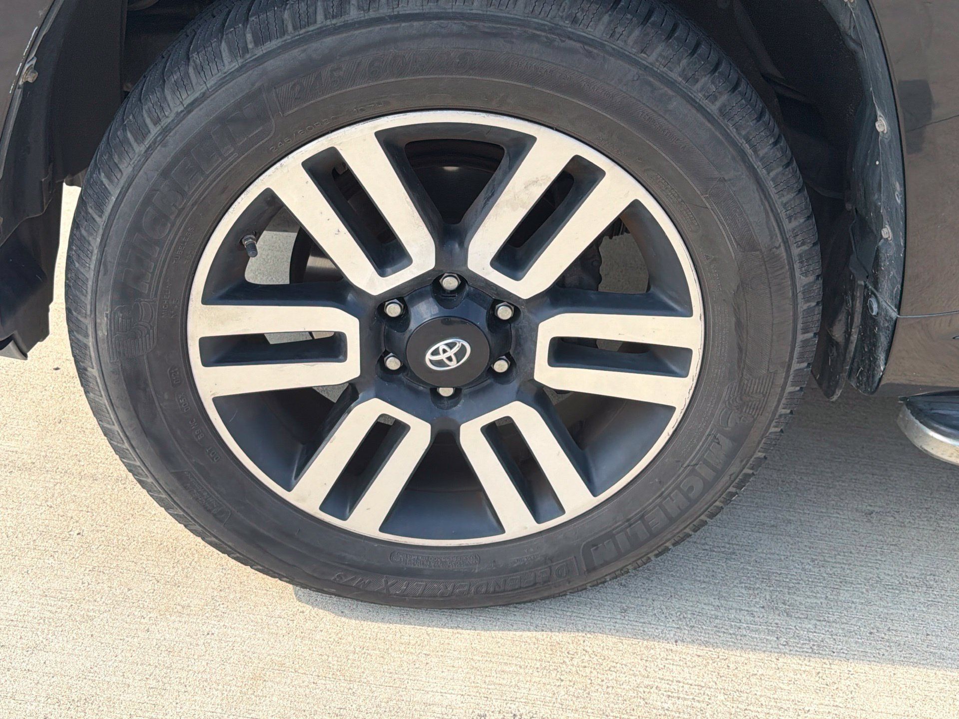 Used 2015 Toyota 4Runner Limited AWD/4WD image 9