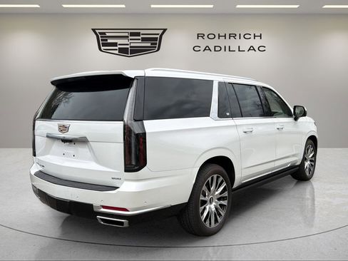 Certified 2025 Cadillac Escalade ESV Premium Luxury Platinum w/ LPO, Floor Liner Package AWD/4WD image 8