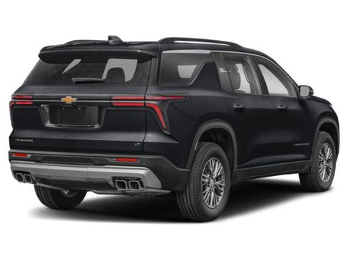 Used 2025 Chevrolet Traverse LT w/ Midnight/Sport Edition image 2