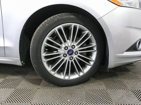 Used 2014 Ford Fusion SE w/ Equipment Group 202A FWD image 14