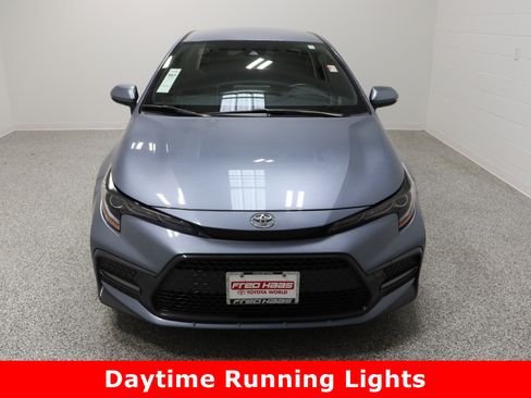 Used 2022 Toyota Corolla SE image 3