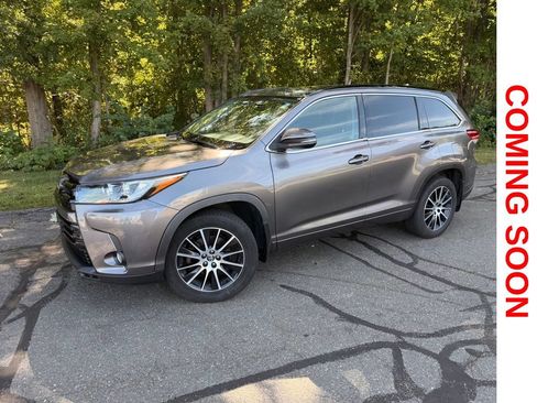 Used 2018 Toyota Highlander SE AWD/4WD image 1