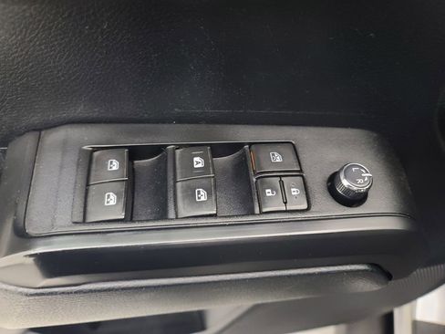 Used 2016 Toyota Tacoma SR image 23