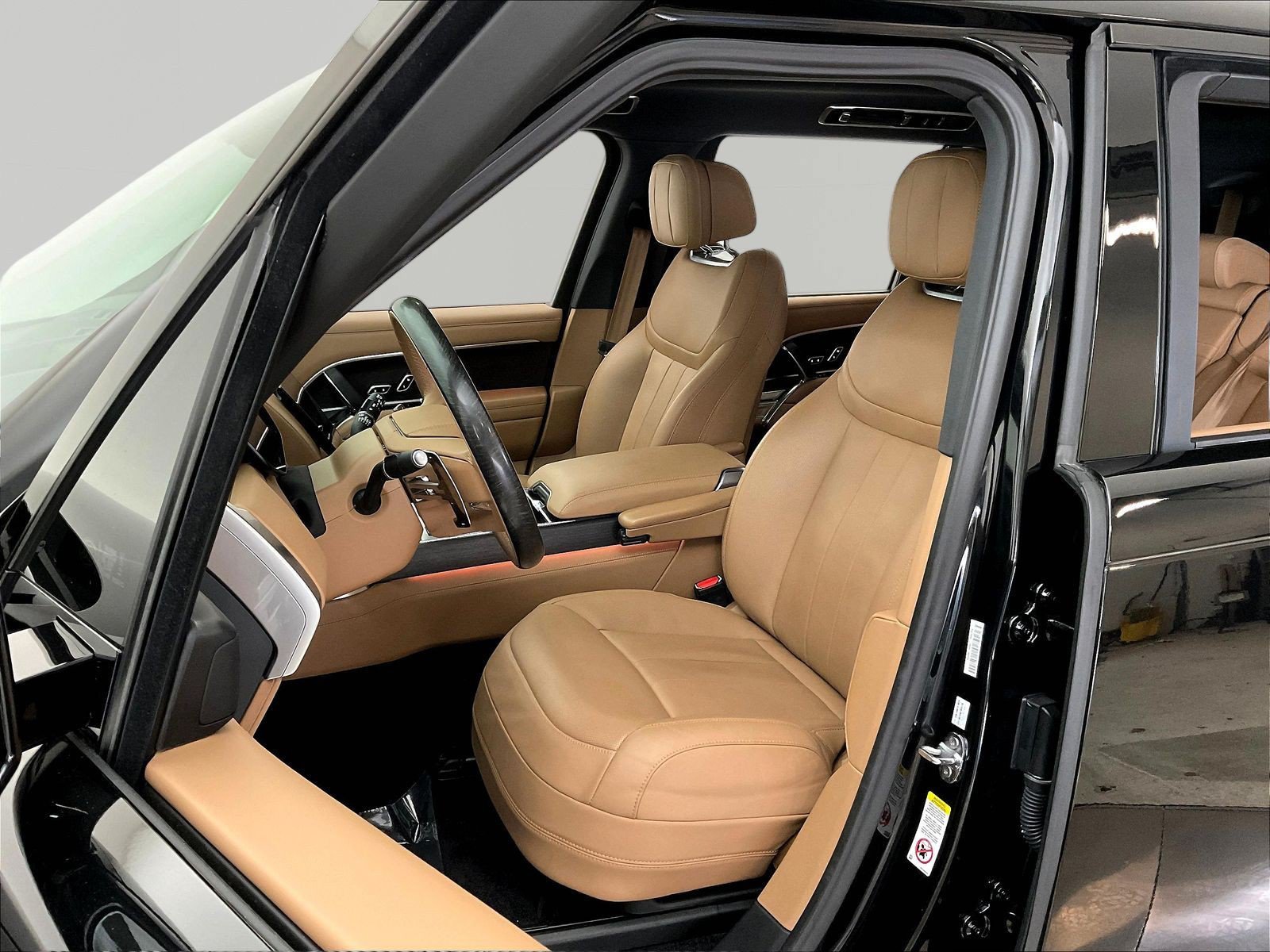 Used 2025 Land Rover Range Rover Long Wheelbase SE AWD/4WD image 21