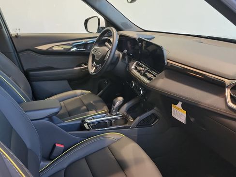 Used 2025 Chevrolet TrailBlazer ACTIV w/ Convenience Package image 17