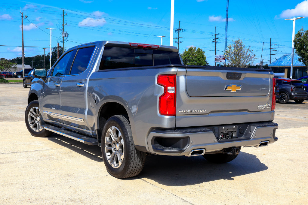 Used 2024 Chevrolet Silverado 1500 High Country RWD image 2