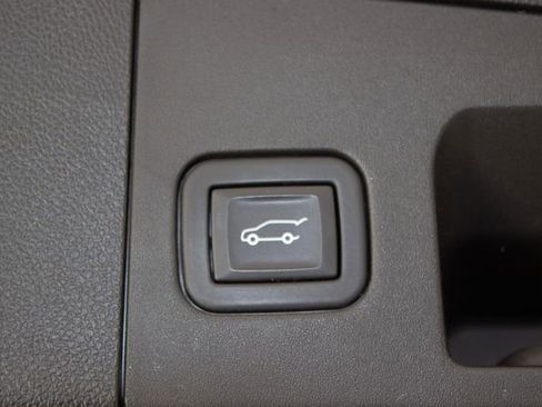 Certified 2023 Cadillac XT4 Premium Luxury w/ Enhanced Visibility Package image 15