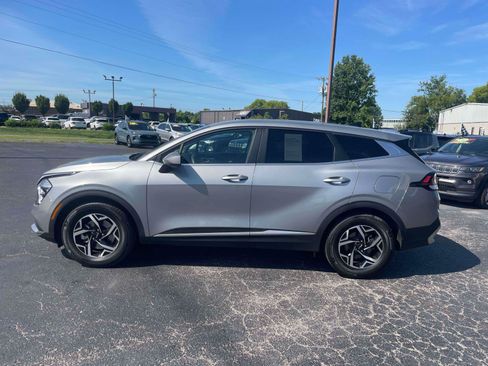 Used 2021 Ford Escape SE w/ Convenience Package AWD/4WD image 4
