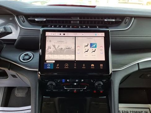 Certified 2023 Jeep Grand Cherokee Limited w/ Luxury Tech Group II AWD/4WD image 20
