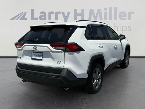 Certified 2025 Toyota RAV4 LE AWD/4WD image 5