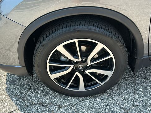Used 2020 Nissan Rogue SL AWD/4WD image 9