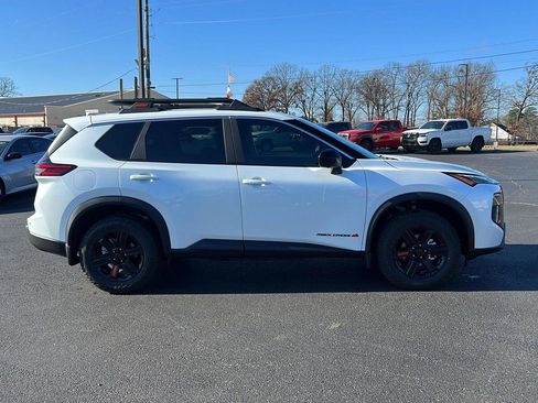 New 2026 Nissan Rogue SV image 4