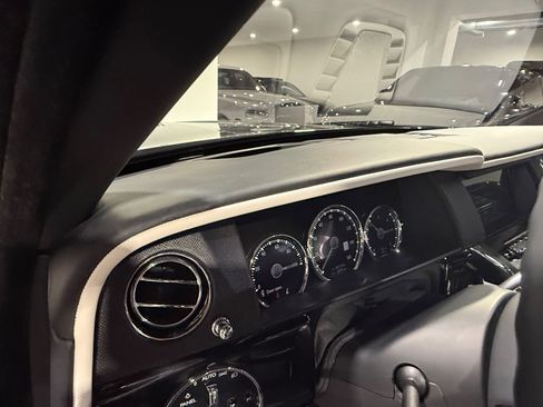 Used 2023 Rolls-Royce Cullinan image 36