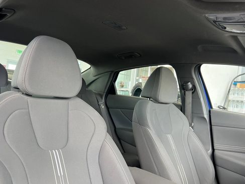 Used 2023 Hyundai Elantra SEL w/ Convenience Package FWD image 13