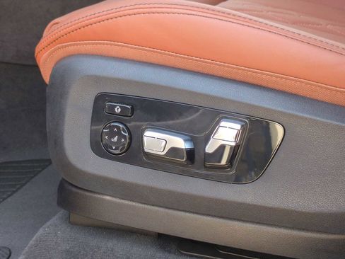 New 2026 BMW X7 M60i image 18