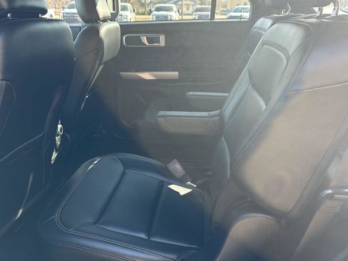 Used 2022 Ford Explorer XLT w/ Equipment Group 202A image 17