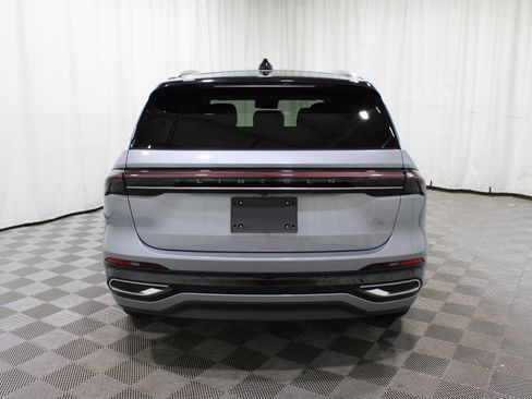 Used 2025 Lincoln Nautilus Reserve AWD/4WD image 25