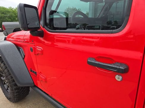 Used 2024 Jeep Wrangler Unlimited Sport AWD/4WD image 29