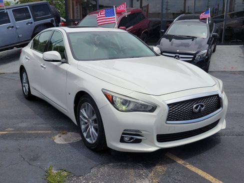 Used 2015 INFINITI Q50 w/ Moonroof Package RWD image 3