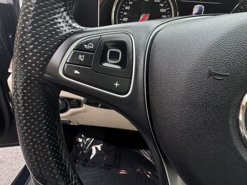 Used 2017 Mercedes-Benz E 300 image 33