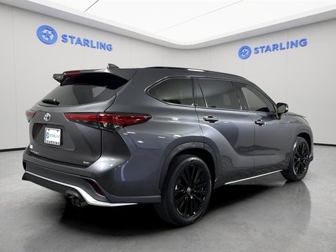 Used 2023 Toyota Highlander XSE image 9