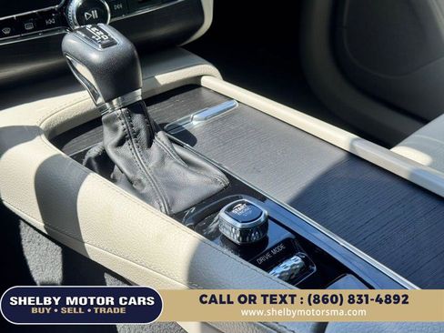 Used 2020 Volvo XC90 T6 Momentum AWD/4WD image 13