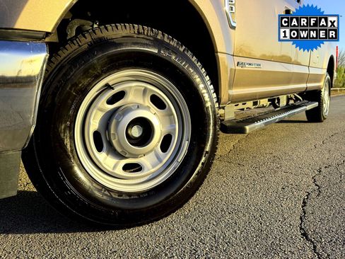Used 2022 Ford F250 XL w/ STX Appearance Package image 2