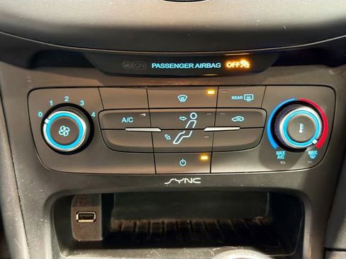 Used 2015 Ford Focus S image 12