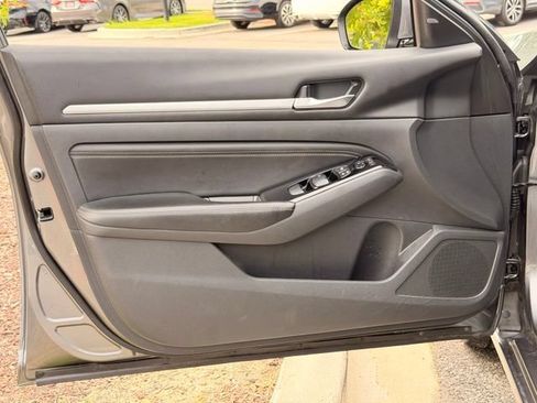 Used 2023 Nissan Altima 2.5 SL FWD image 24