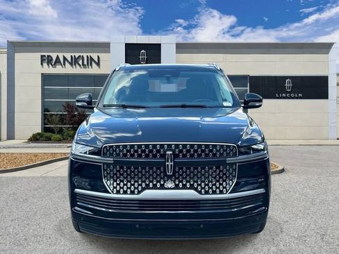 New 2027 Lincoln Navigator Reserve AWD/4WD image 2