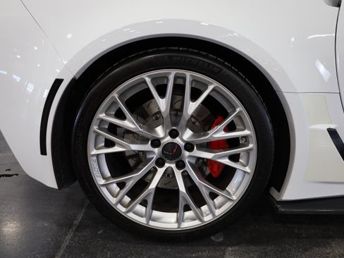 Used 2017 Chevrolet Corvette Z06 image 11