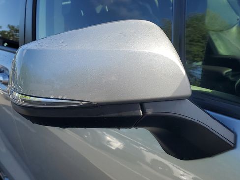 Used 2021 Toyota Sienna Platinum image 4