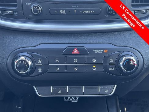 Used 2016 Kia Sorento LX w/ LX Convenience Package image 4