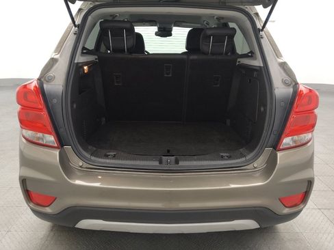 Used 2022 Chevrolet Trax LT w/ LT Convenience Package image 29